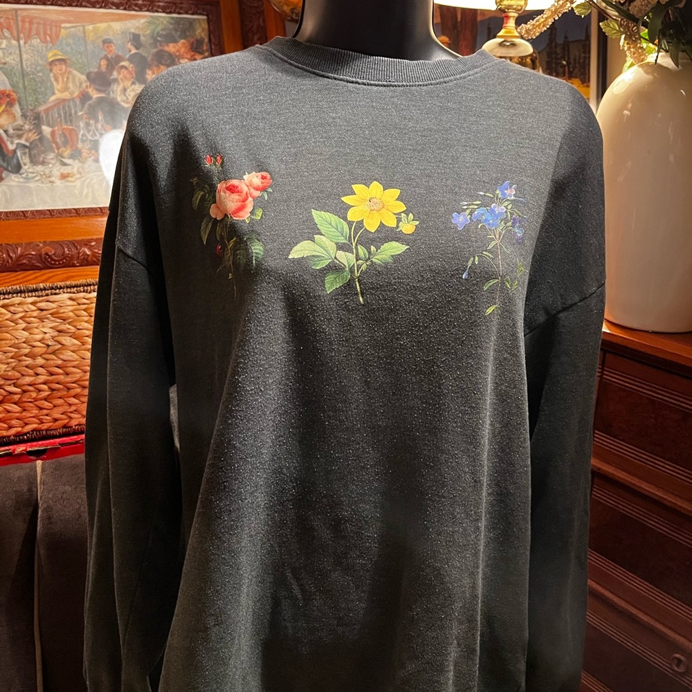 Forever 21 floral print gray sweatshirt size M